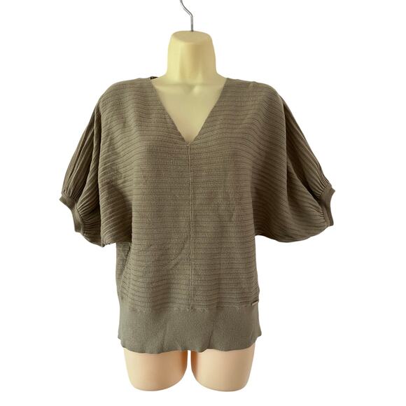 Tahari Green Ribbed Knit Sweater Short Puffy Dolman Sleeves Size Medium - Picture 1 of 9
